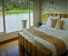 Alleppey Houseboat Room